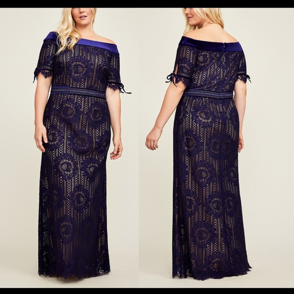 NEW‎ $688 Tadashi Shoji Rosina Off Shoulder Circular Lace Gown [PLUS 16W ] - Picture 1 of 13